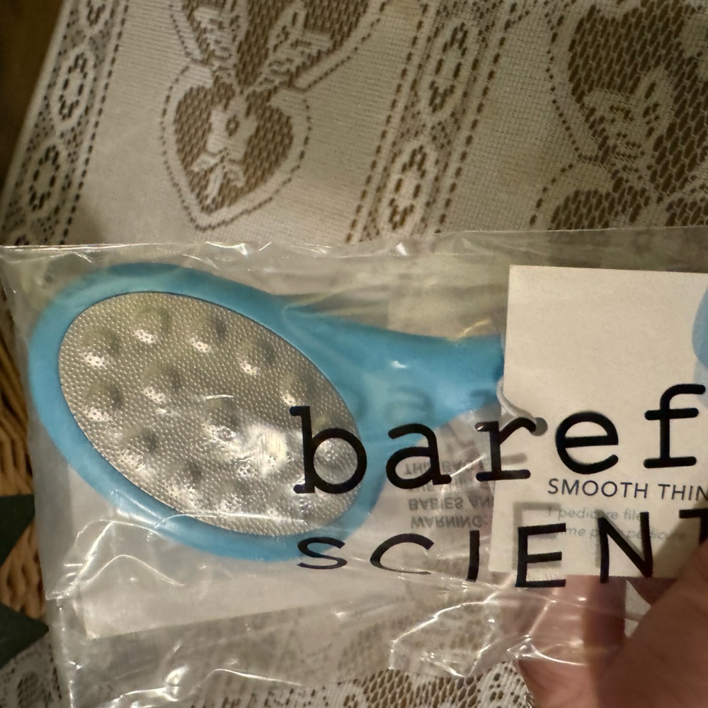 barefoot
SCIENTISTS